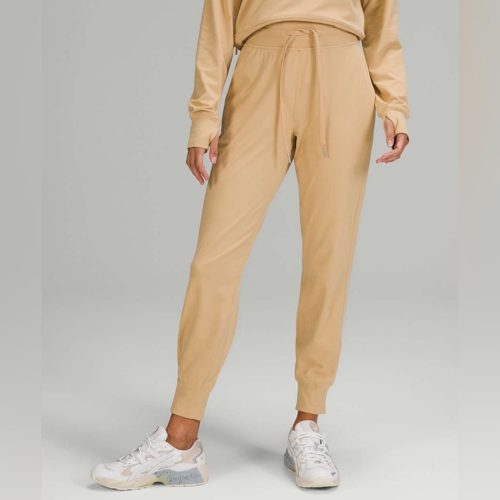 Lululemon Athletica Tan Jogger Sweatpants with Tapered Legs